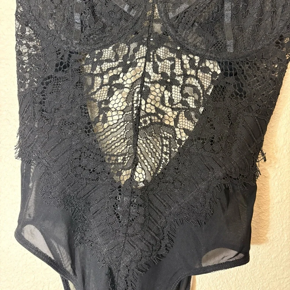 NWT Bardot Britney lace bodysuit in black Sz M - Picture 9 of 10